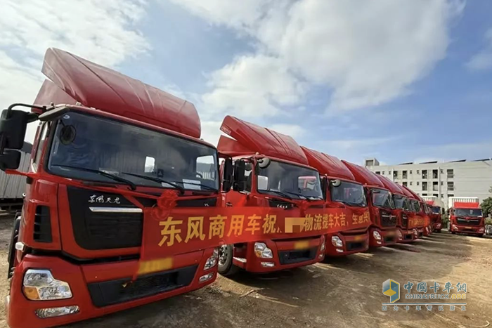 50輛龍擎燃油牽引車批量交付閃耀花都