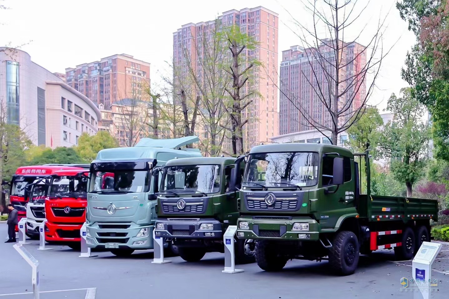 首屆中國商用車論壇盛大開幕，東風商用車與同行共商發(fā)展大計