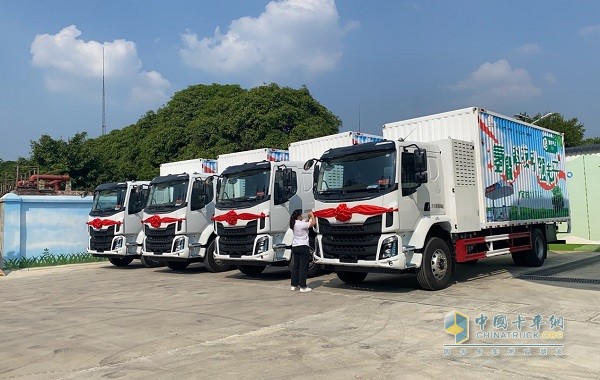 引領(lǐng)氫能商用車新高度，乘龍喜獲年度氫燃料電池汽車獎(jiǎng)