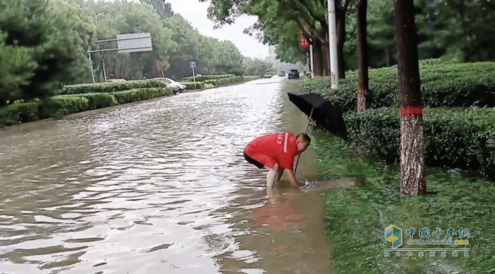 助力防汛救災，福龍馬在行動