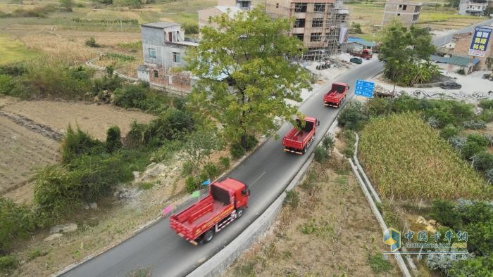 城鄉(xiāng)基建進行時 上汽紅巖杰豹C6自卸車為用戶提供一體化解決方案