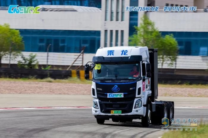 乘龍H5 400度充換電一體輕量化牽引車，出場即高光