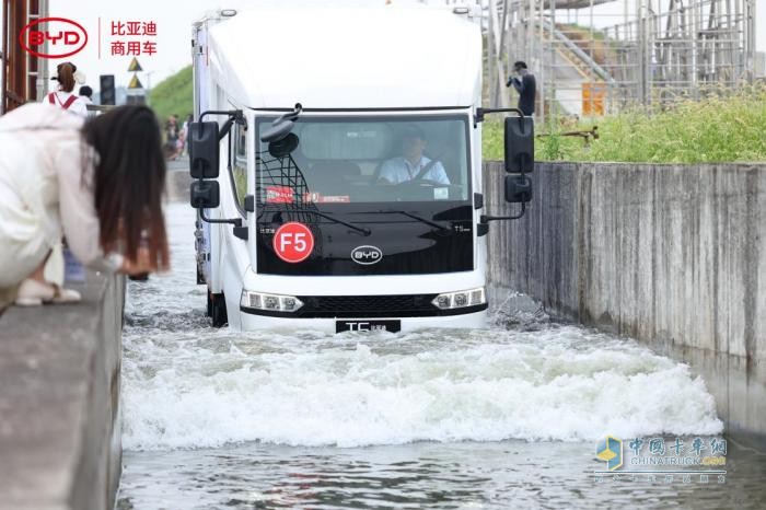 實力制勝！比亞迪T5攬獲第九屆新能源物流車挑戰(zhàn)賽九項大獎