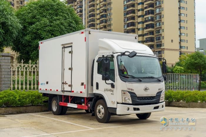 乘龍冷藏車，助力海鮮從碼頭到餐桌