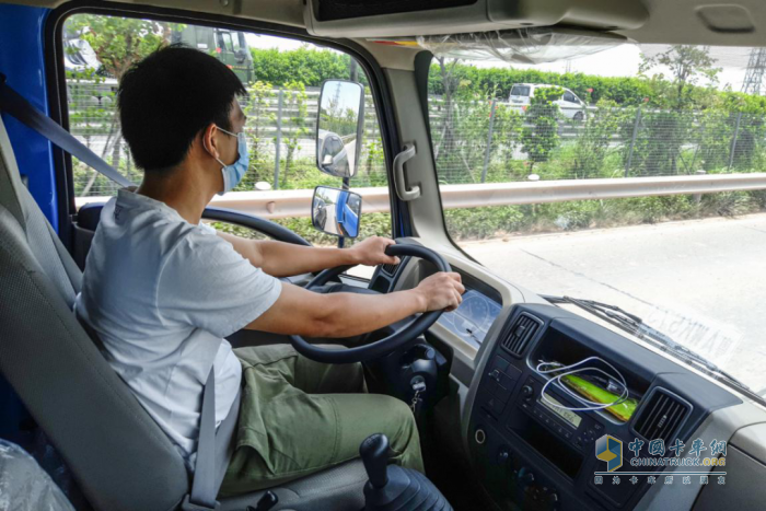 物流老板龍年搶得頭彩！大馬力江鈴輕卡開工即提車