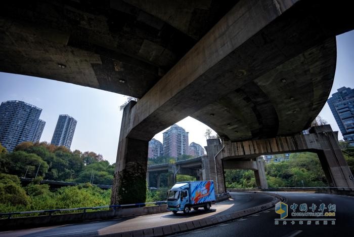 真場景、真數(shù)據(jù)、真實(shí)力！宇通新能源商用車山地性能挑戰(zhàn)首戰(zhàn)告捷