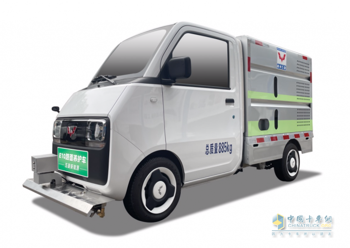 新品上市 五菱純電動(dòng)E10路面養(yǎng)護(hù)車給環(huán)衛(wèi)工人更多關(guān)愛