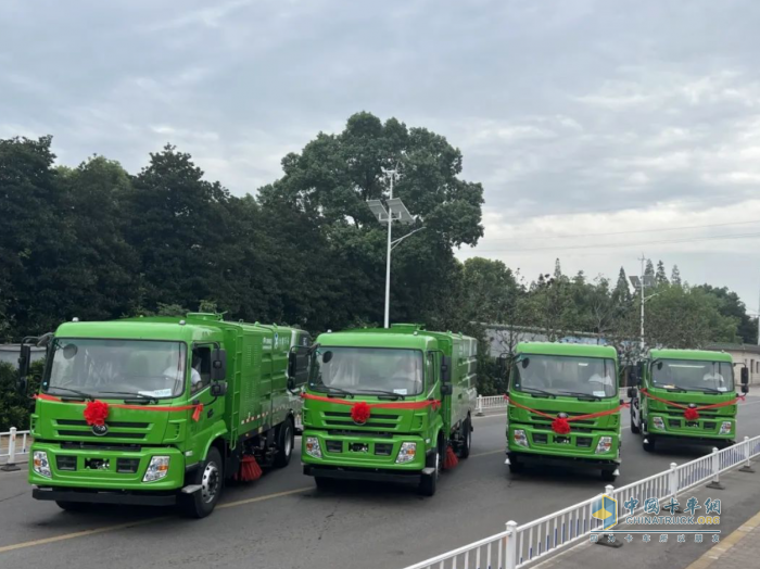 “零碳”車輛賦能綠色港口建設(shè)，宇通新能源環(huán)衛(wèi)車批量交付江蘇鎮(zhèn)江