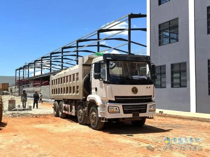 陜汽商用車多款車型批量交付