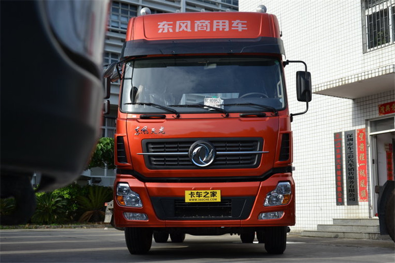 東風(fēng)商用車(chē) 新天龍準(zhǔn)重卡 270馬力 4X2 國(guó)四牽引車(chē)(DFL4160B2)