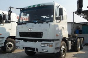 華菱重卡 420馬力 6X4 國(guó)四牽引車(HN4252B34C2M4)