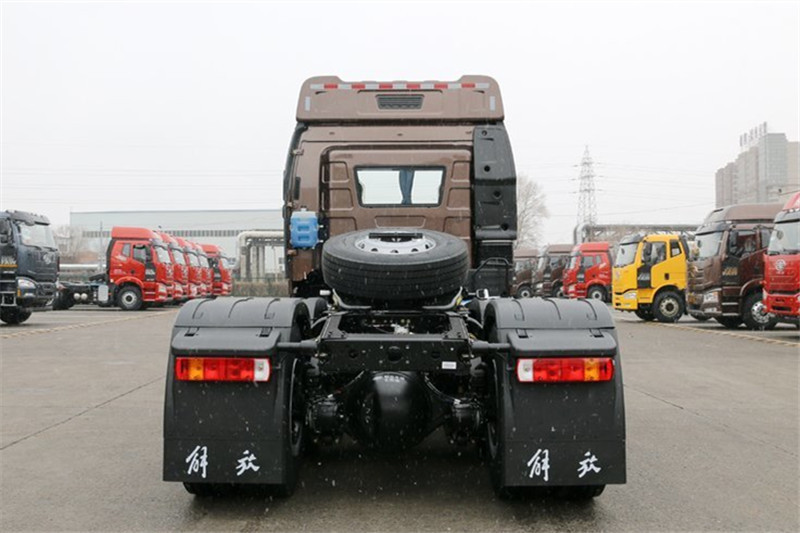 一汽解放 新J6P重卡 領(lǐng)航版 500馬力 6X4 國五牽引車(CA4250P66K25T1A1E5)