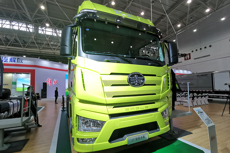 一汽解放 J7重卡 550馬力 6×4 國(guó)六 智能牽引車 