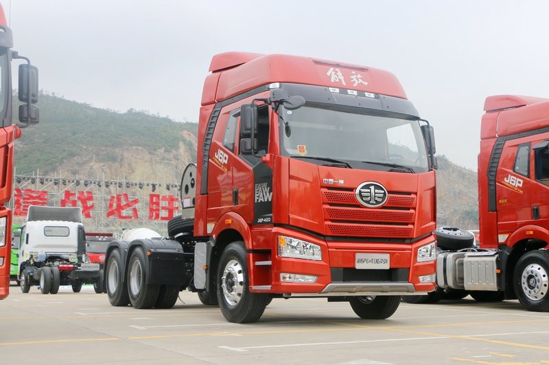 一汽解放 新J6P重卡 420馬力 6X4 國六LNG牽引車(CA4250P66M25T1E6)