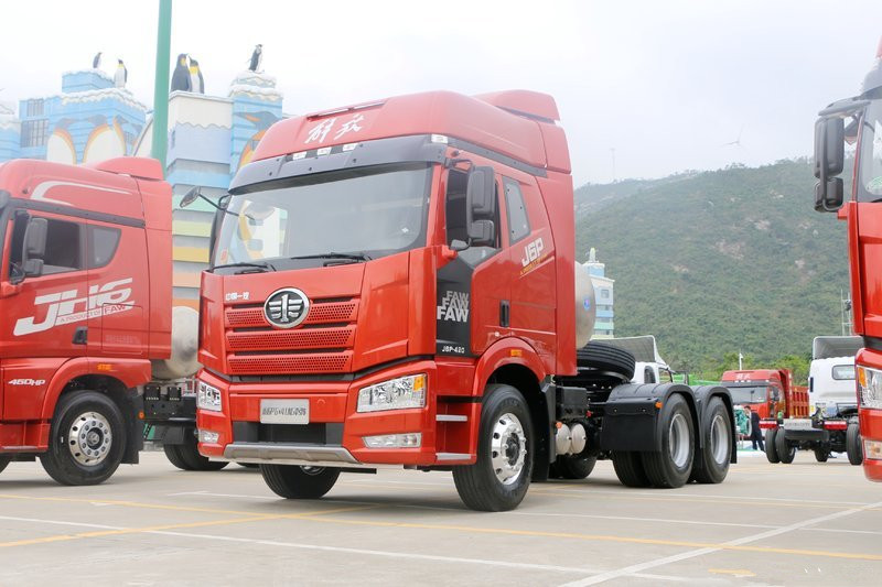 一汽解放 新J6P重卡 420馬力 6X4 國六LNG牽引車(CA4250P66M25T1E6)