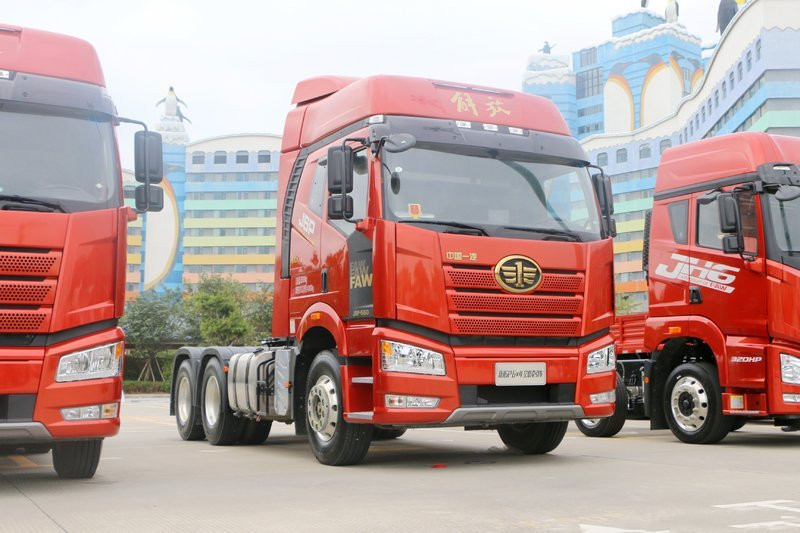 一汽解放 新J6P重卡 領航版 550馬力 6X4 國五牽引車(空懸)(CA4250P66K25T1A1E5)