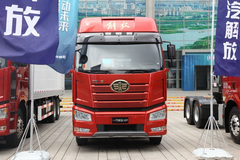 一汽解放 新J6P重卡 領(lǐng)航版2.0 560馬力 6X4牽引車(國(guó)六)(CA4250P66K25T1E6)