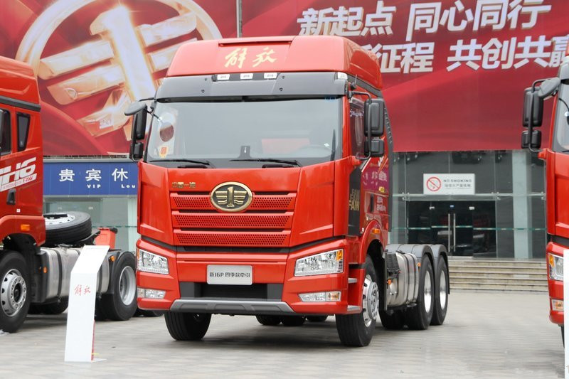 一汽解放 新J6P重卡 領(lǐng)航版 南方款 550馬力 6X4 國(guó)五牽引車(CA4250P66K25T1A2E5)