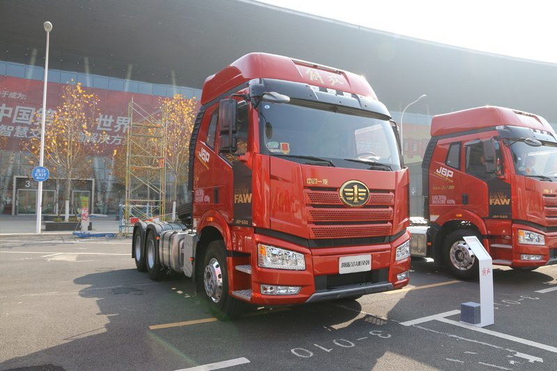 一汽解放 新J6P重卡 領航版 2020款 550馬力 6X4 國五 危險品牽引車(CA4250P66K24T1E5Z)