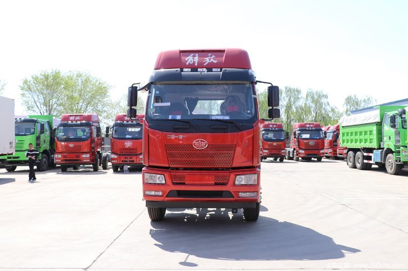  一汽解放 J6L中卡 220馬力 4X2 6.8米 國(guó)六 廂式載貨車(chē)(CA5160XXYP62K1L4E6) 