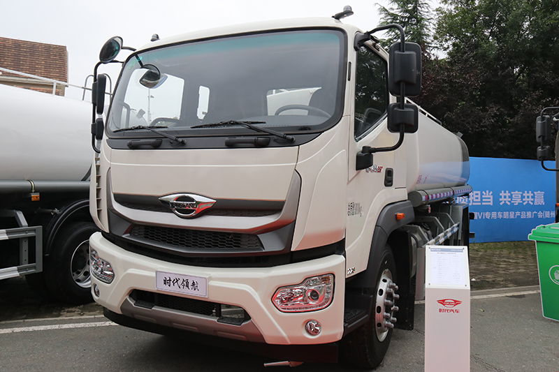 福田時(shí)代 領(lǐng)航ES7-4500 220馬力 4×2 國六 灑水車（YZR5183GSSBJ6）