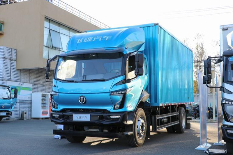 飛碟汽車 W7進取版 190馬力 4×2 國六 5.2米排半廂式載貨車(FD5110XXYW78K6-1)