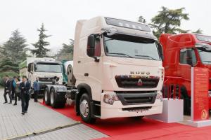 中國重汽 HOWO T7H重卡 440馬力 6X4 LNG 國六 AMT自動擋牽引車(16擋)(ZZ4257V384HF1LB)