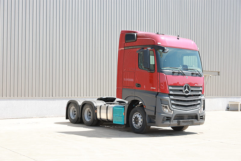 梅賽德斯-奔馳 Actros 2653 530馬力 6×4 國(guó)六 公路牽引車(chē) （紅）